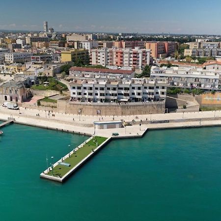 B&B La Baia Sea Rooms Bisceglie Bagian luar foto