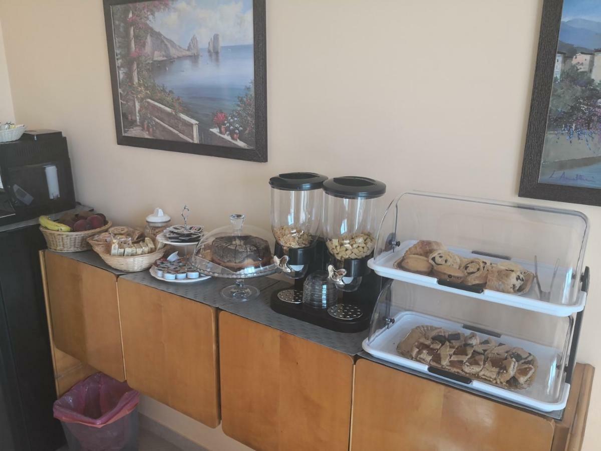 B&B La Baia Sea Rooms Bisceglie Bagian luar foto